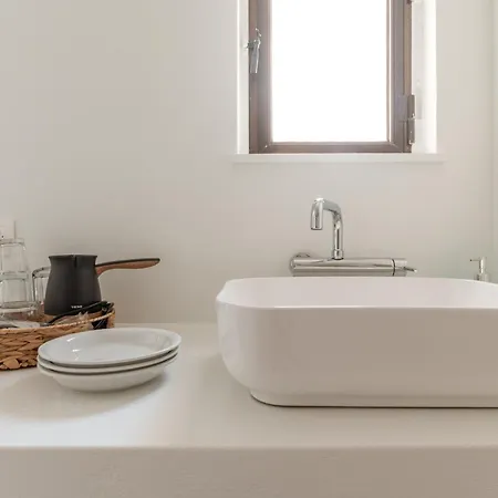 A Tinian 5 3* Tínos