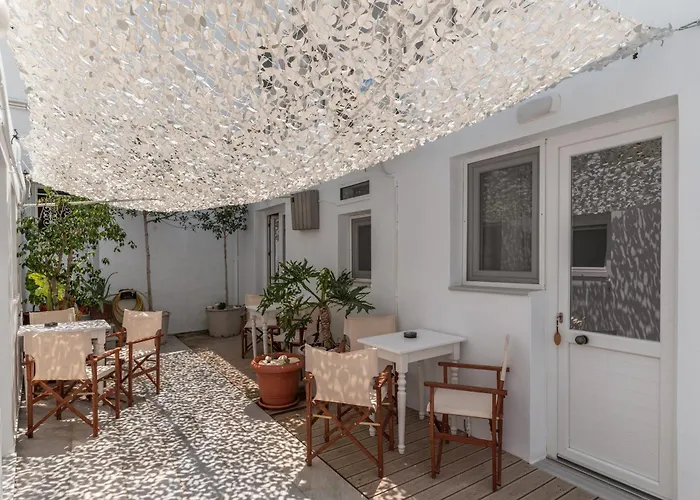 A Tinian 5 3* Tínos